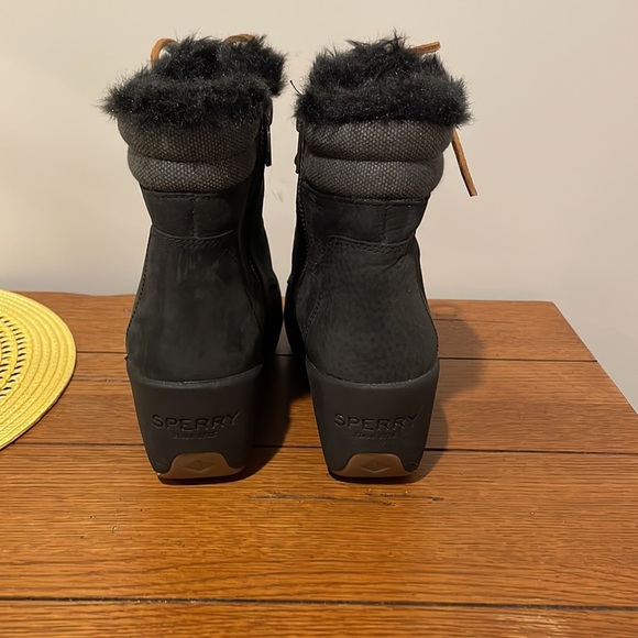 Sperry Boots, Size 7 - Picture 4 of 10